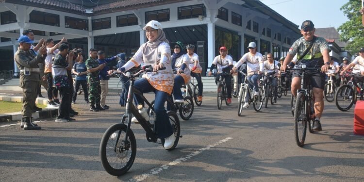 Gowes Bareng Pj Bupati Batang Dalam Rangka Sambut Haornas Ke-41