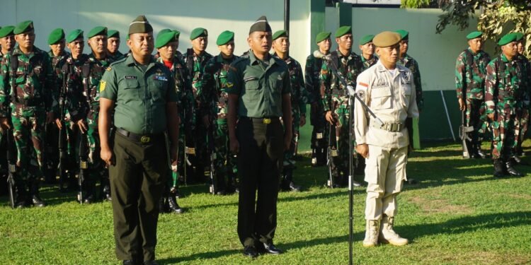Dandim 0736/Batang Bacakan Amanat Pangdam IV/Diponegoro Dalam Upacara Bendera 17 an