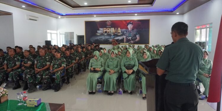 Prajurit, PNS dan Persit Kodim 0736/Batang Menerima Penyuluhan Hukum Dari Kumdam IV/Diponegoro