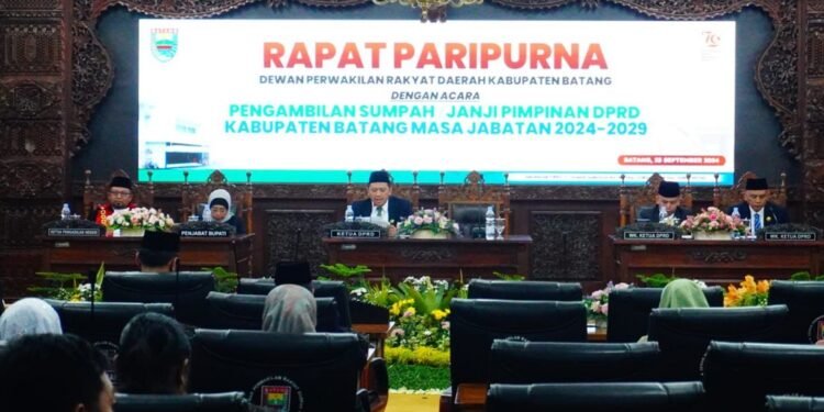 DPRD Batang Tetapkan Susunan Pimpinan Komisi-Komisi