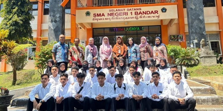 Kerjasama Dengan BIPTAK Disperindag Jateng, Alumni SMAN 1 Bandar Siap Kerja