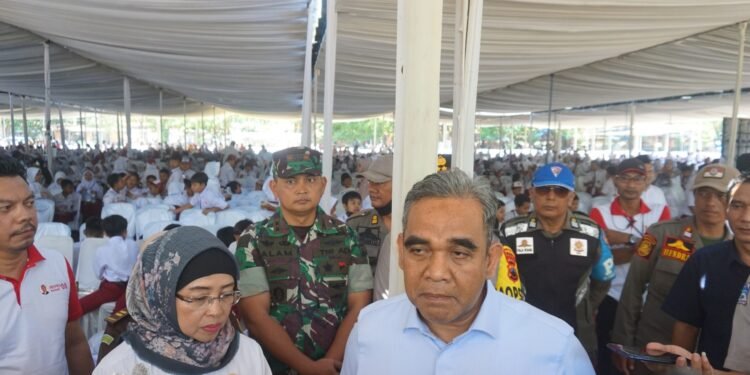 Tiga Ribu Pelajar Batang Makan Bergizi Secara Gratis