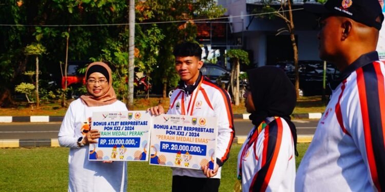 Pj Bupati Batang Berikan Apresiasi Atlet Peraih Medali PON 2024