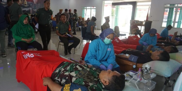 Kodim 0736/Batang Gelar Bakti Kesehatan Donor Darah dan Pengobatan Gratis