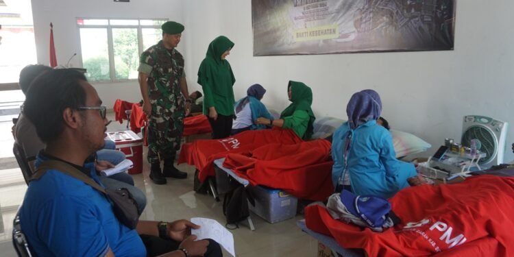 Kodim 0736/Batang Gelar Bakti Kesehatan Donor Darah dan Pengobatan Gratis