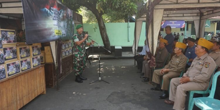 Ratusan Paket Sembako di Bagikan Kodim 0736/Batang