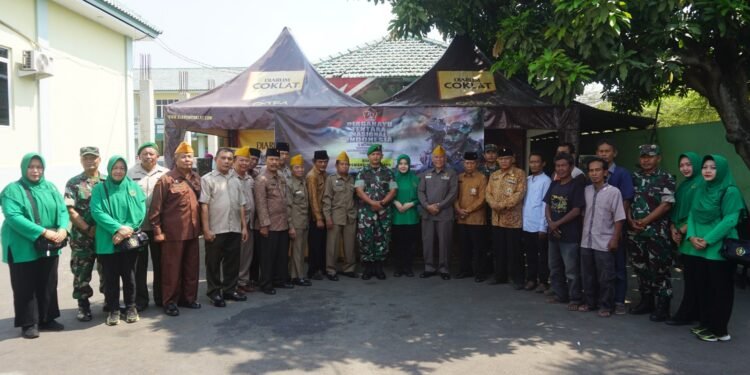 Ratusan Paket Sembako di Bagikan Kodim 0736/Batang