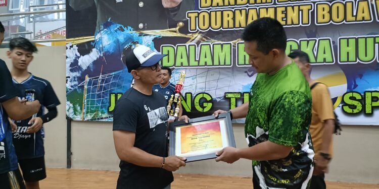 Dalam Rangka Peringati HUT TNI Ke-79, Kodim Batang Gelar Semi Open Tournament Bola Volly Dandim 0736/Batang 2024