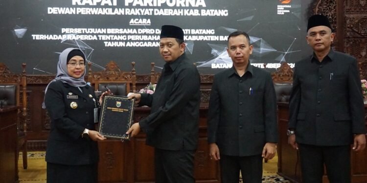 Pj Bupati Batang Setujui Raperda tentang Perubahan APBD 2024