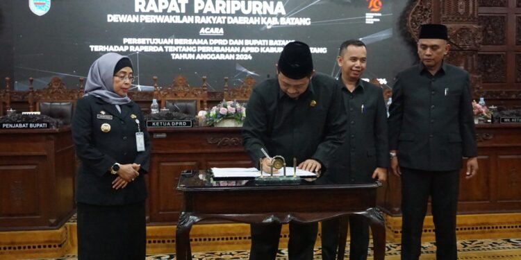 Pj Bupati Batang Setujui Raperda tentang Perubahan APBD 2024