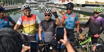 Tunaikan Nazar, Anggota DPR Terpilih Bersepeda dari Batang ke Jakarta