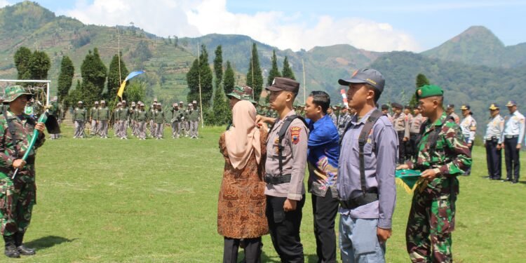 TMMD Sengkuyung IV Kodim 0736 Batang Sasar Wilayah Atas Lereng Gunung Prau, Bangun Akses Jalan Antar Pedukuhan