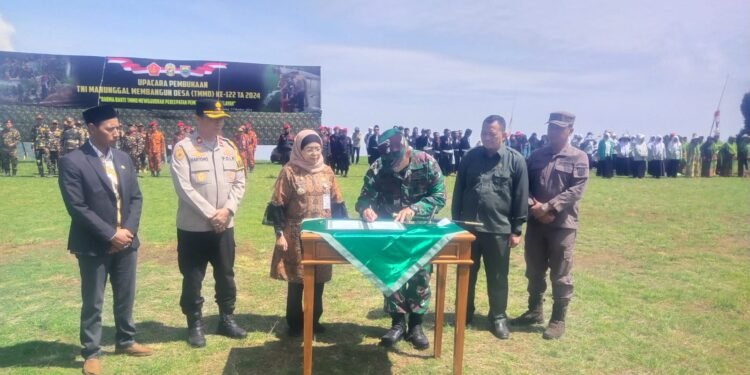 TMMD Sengkuyung IV Kodim 0736 Batang Sasar Wilayah Atas Lereng Gunung Prau, Bangun Akses Jalan Antar Pedukuhan
