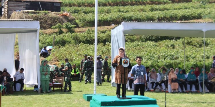 TMMD Sengkuyung IV Kodim 0736 Batang Sasar Wilayah Atas Lereng Gunung Prau, Bangun Akses Jalan Antar Pedukuhan