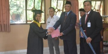 BKKBN Jateng Mewisuda Sekolah Lansia di Kabupaten Batang