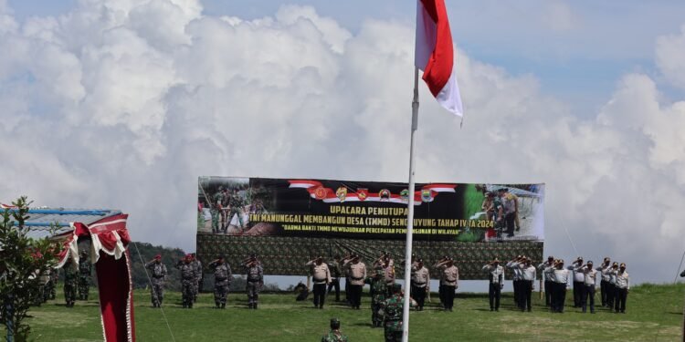 Upacara Penutupan TMMD Pranten Berada Dibawah Lereng Gunung Prau