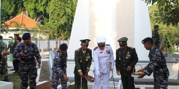 Jelang HUT TNI ke-79 dan Kodam IV/Diponegoro ke-74, Kodim 0736 Batang Gelar Ziarah Rombongan