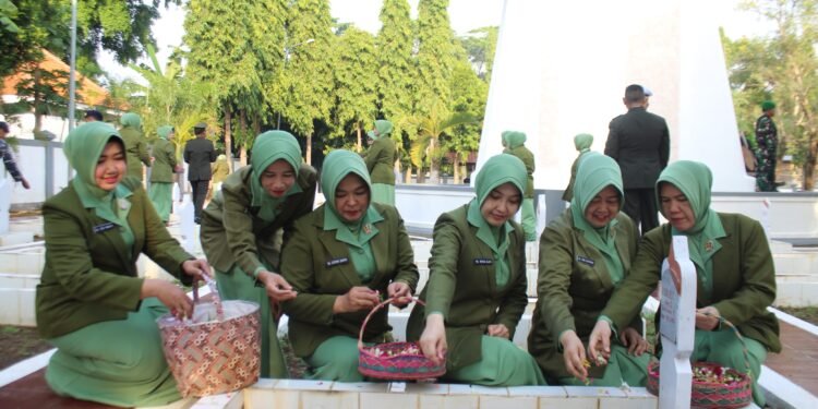 Jelang HUT TNI ke-79 dan Kodam IV/Diponegoro ke-74, Kodim 0736 Batang Gelar Ziarah Rombongan