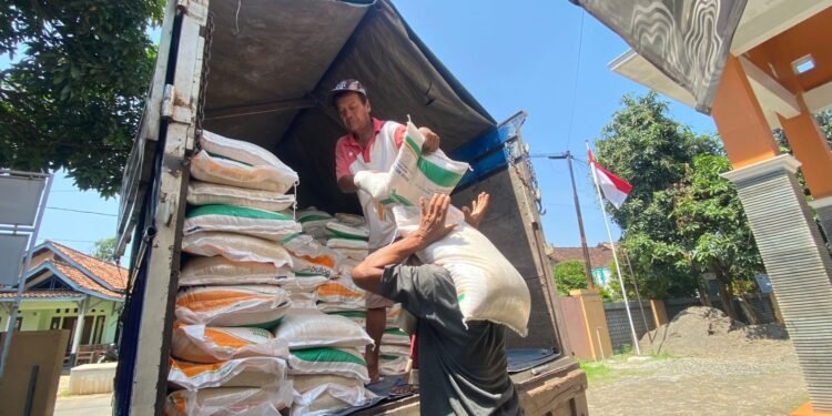 Pemkab Batang Salurkan Bantuan Pangan Sebanyak 839,36 Ton Beras