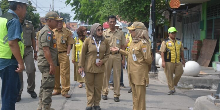 Pj Bupati Batang Minta, Alun-alun Batang Jadi Pusat Ekonomi Rakyat dan Keindahan Kota