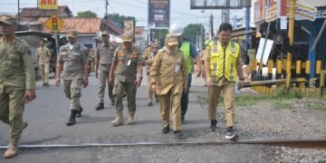 Pj Bupati Batang Minta, Alun-alun Batang Jadi Pusat Ekonomi Rakyat dan Keindahan Kota