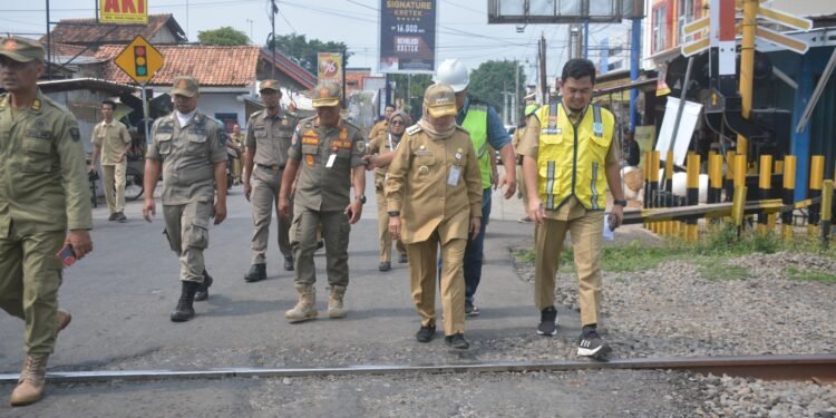 Pj Bupati Batang Minta, Alun-alun Batang Jadi Pusat Ekonomi Rakyat dan Keindahan Kota