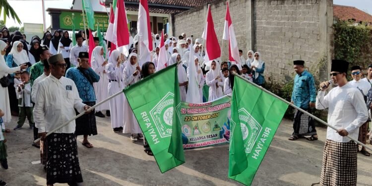 Peringati Hari Santri, Ribuan Santri di Kabupaten Batang Gelar Kirab Merah Putih