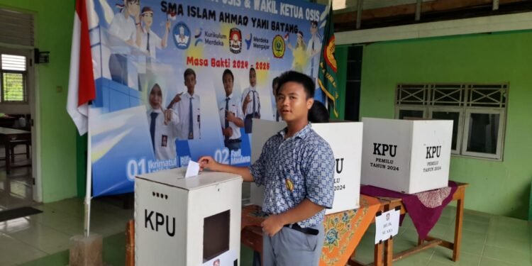 Wujudkan Demokrasi, Pemilihan Ketua OSIS SMA Islam Ahmad Yani Batang dilakukan ala Pemilu