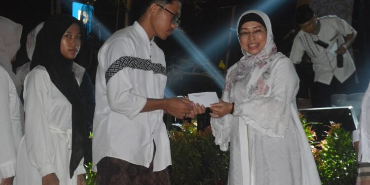 Ribuan Warga Batang Ikuti Pengajian Akbar Dalam Rangka Hari Santri Nasional