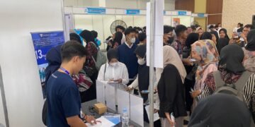 Ribuan Pencari Kerja Serbu Job Fair SMK Batang Sampai Antrean Penuh