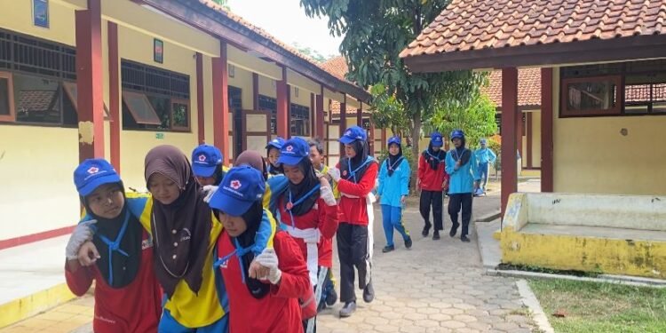 Pelajar SPENSAWA Bersama BPBD Praktikkan Mitigasi Kebencanaan