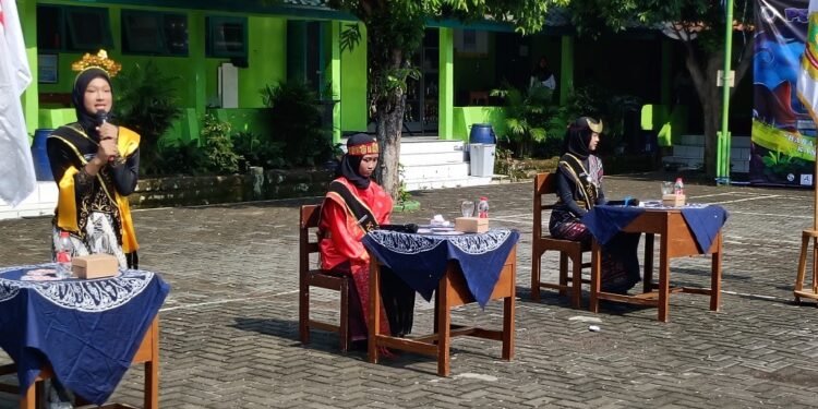 Adu Gagasan Kandidat, Warnai Pilketos SkansaAdu Gagasan Kandidat, Warnai Pilketos Skansa