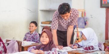 Sambut Hari Guru, Siswa SMABAH Jadi Guru Sehari