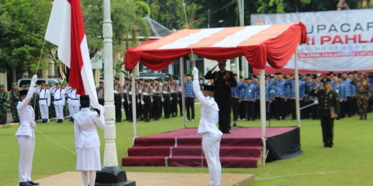 Dandim Batang Jadi Inspektur Upacara Dalam Peringatan Hari Pahlawan