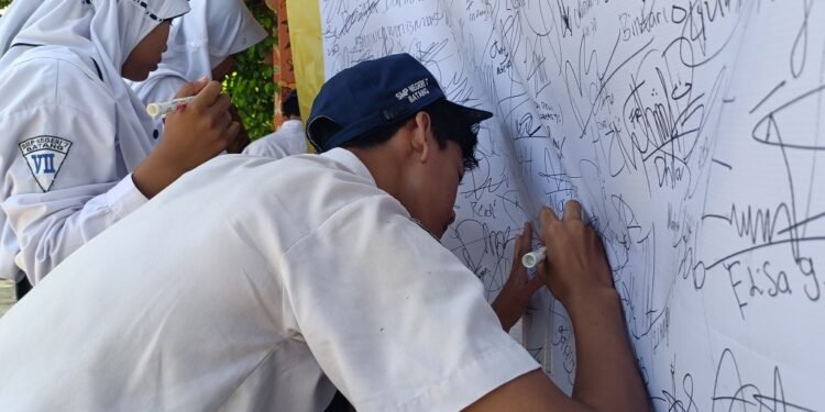 Deklarasikan BARIISAN, Pelajar ESTU Impikan Sekolah Nyaman