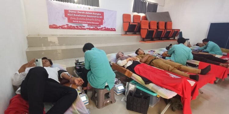 Donorkan Darah, Insan Kesehatan Beri Teladan Penuhi Stok PMI