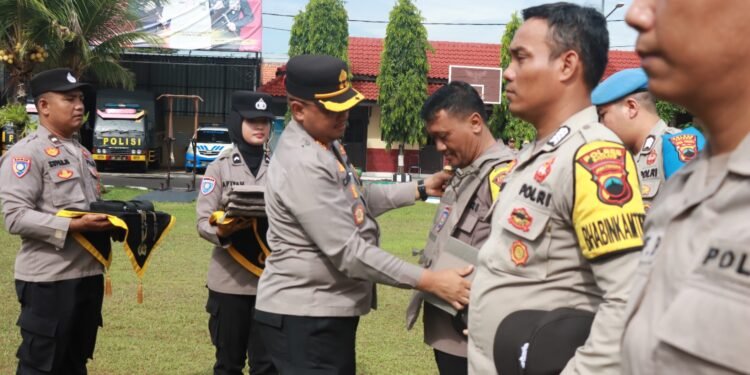 Polres Batang Gelar Apel dan Arahan Bhabinkamtibmas untuk Kesiapan Pilkada Serentak