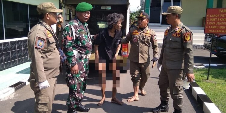 Wujudkan Kenyamanan Kota, Satpol PP Batang “Amankan” ODGJ