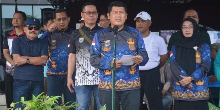 Memeriahkan HUT KORPRI Ke-53, Pemkab Batang Gelar Senam dan Jalan Sehat Bersama ASN