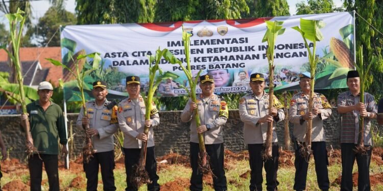 Manfaatkan Lahan Kosong, Polres Batang Sukseskan Program Ketahanan Pangan