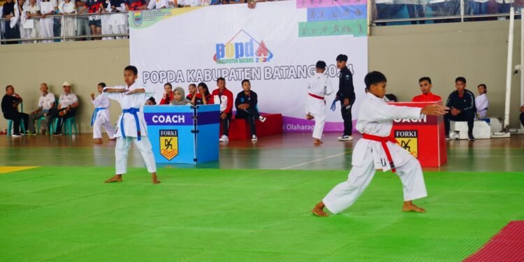 Progres Positif, Ratusan Atlet Karate Batang Unjuk Keterampilan di Popda Kabupaten