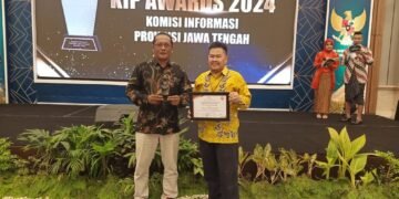 Dinilai Informatif, KPU Batang Raih Penghargaan KI Jateng