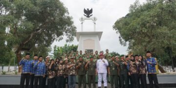 Sambut Hari Juang TNI AD, Kodim 0736/Batang Ziarah Rombongan dan Tabur Bunga di TMP Kadilanggu