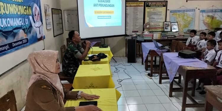 Babinsa Datangi Sekolah Berikan Sosialisasi Anti Bullying di SD Negeri Sukomangli