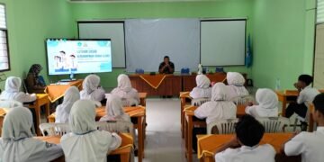 Babinsa Koramil 02/Limpung Beri Materi Latihan Dasar Kepemimpinan