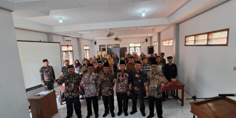 Tingkatkan Perekonomian Pedagang, Kemenag Bersama Baznas Gelontorkan Bantuan Modal