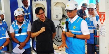 Pastikan Layani Pemudik Nataru, Dirut PLN Monitoring SPKLU ke Rest Area 379A Batang