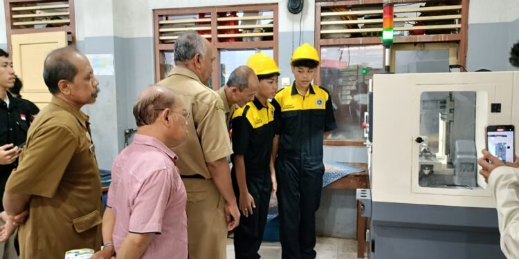 Terapkan TEFA, SMK Bhakti Praja Siap Penuhi Kebutuhan KITB