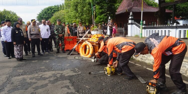 Dandim 0736/Batang Hadiri Apel Siaga Darurat Bencana 2024