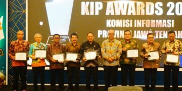 Pemkab Batang Raih Predikat Informatif 7 Kali Secara Beruntun